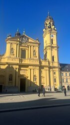 GMS_2023-02_10a_2_Stadtführung_Theatinerkirche